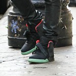 nike air yeezy 2 black pink another look 08 150x150