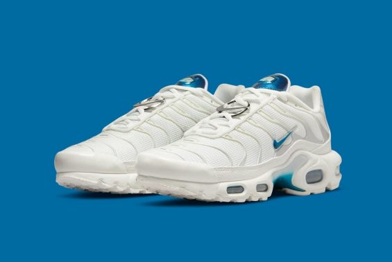 preview nike air max plus ring bling dr7853 100 banner 565x378 c default